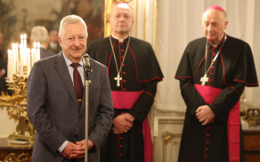 Ministr obrany Jaromír Zůna při proslovu