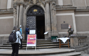 Noc kostelů ve vojenském kostele sv. Jana Nepomuckého.