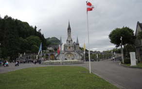 Poutní areál v Lurdech.
