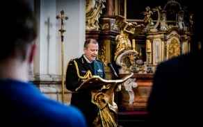 Bohoslužba slova pro vojenské kaplany NATO se konala ve vojenském kostele sv. Jana Nepomuckého