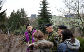 Modlitba kaplana vojenské policie.