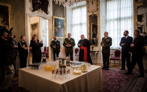 Kardinál Duka přijal hlavní kaplany vzdušných členských zemí NATO v Arcibiskupském paláci.