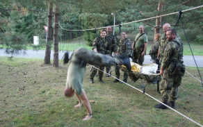 Kaplani pomáhají budovat ducha spolupráce.