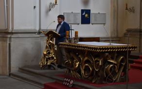 PhDr. Michal Pehr, Ph.D. přibližuje historii vojenského kostela.